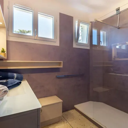 Le Roumanille By Interhome 아파트